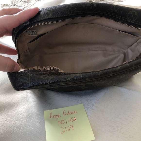 SOLD—-Louis Vuitton Toiletry 28 Authentic - Picture 5 of 7